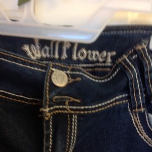 Wallflower jeans like new sz15
